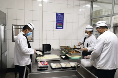 隔離不隔愛(ài)——后勤管理處全力保障教職工青年公寓居住與餐飲服務(wù)